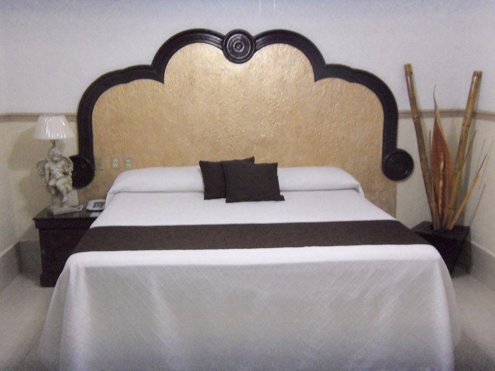 Hotel Gya Express อากวสคาเลียนเทส ภายนอก รูปภาพ