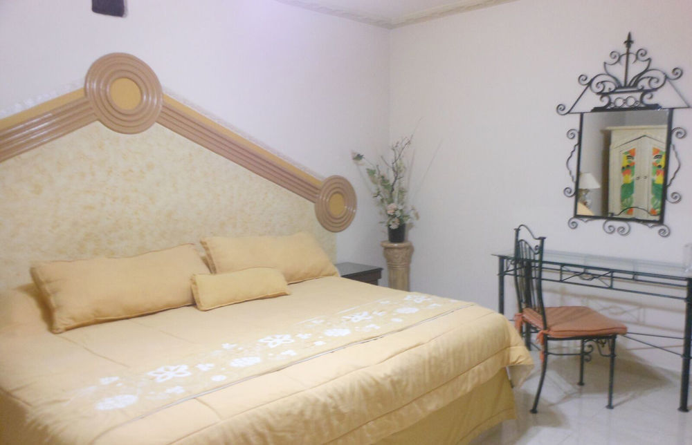 Hotel Gya Express อากวสคาเลียนเทส ภายนอก รูปภาพ