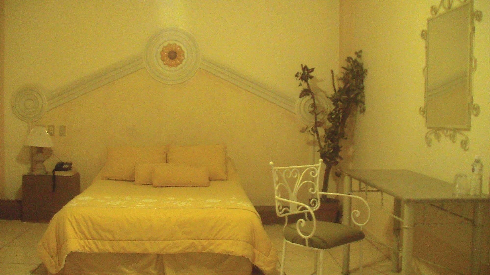 Hotel Gya Express อากวสคาเลียนเทส ภายนอก รูปภาพ