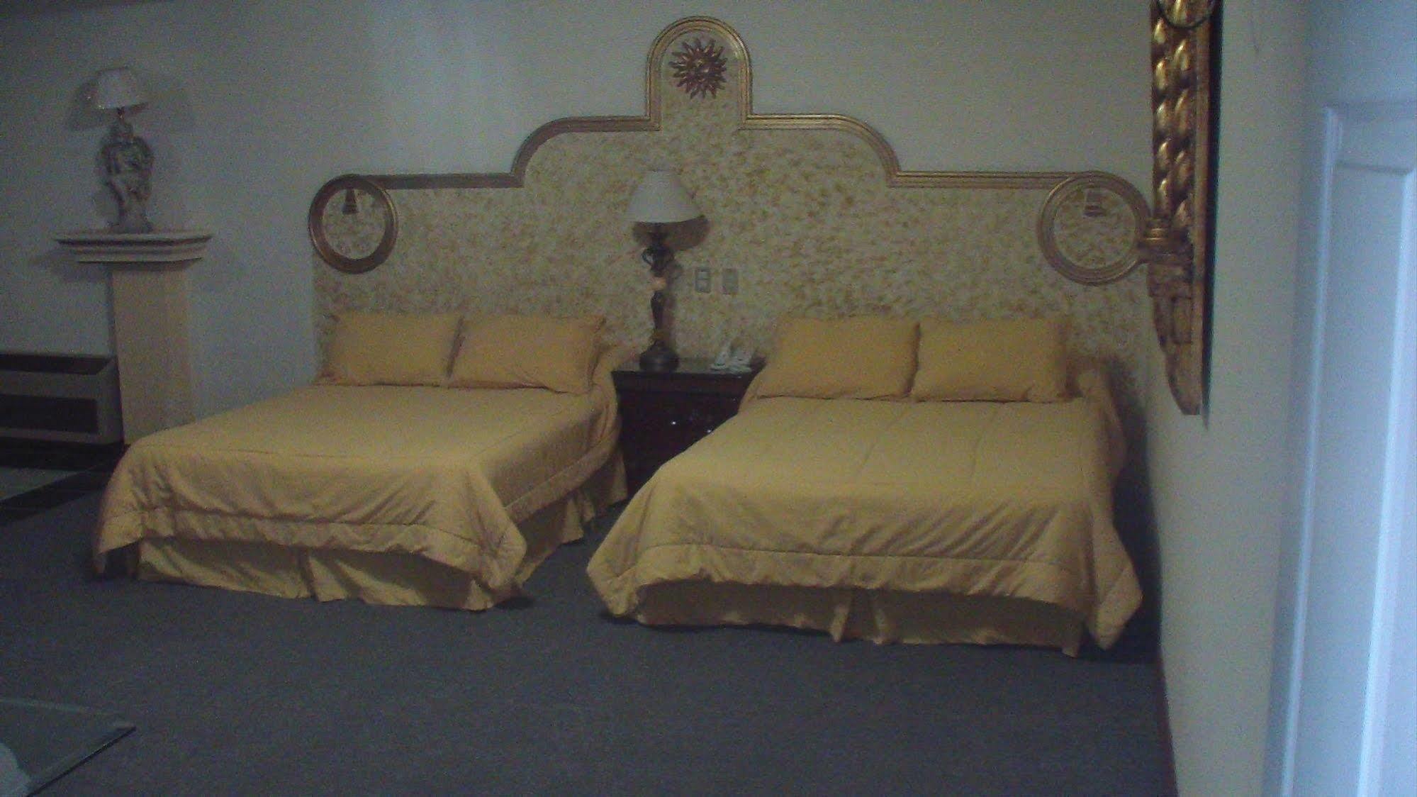 Hotel Gya Express อากวสคาเลียนเทส ภายนอก รูปภาพ