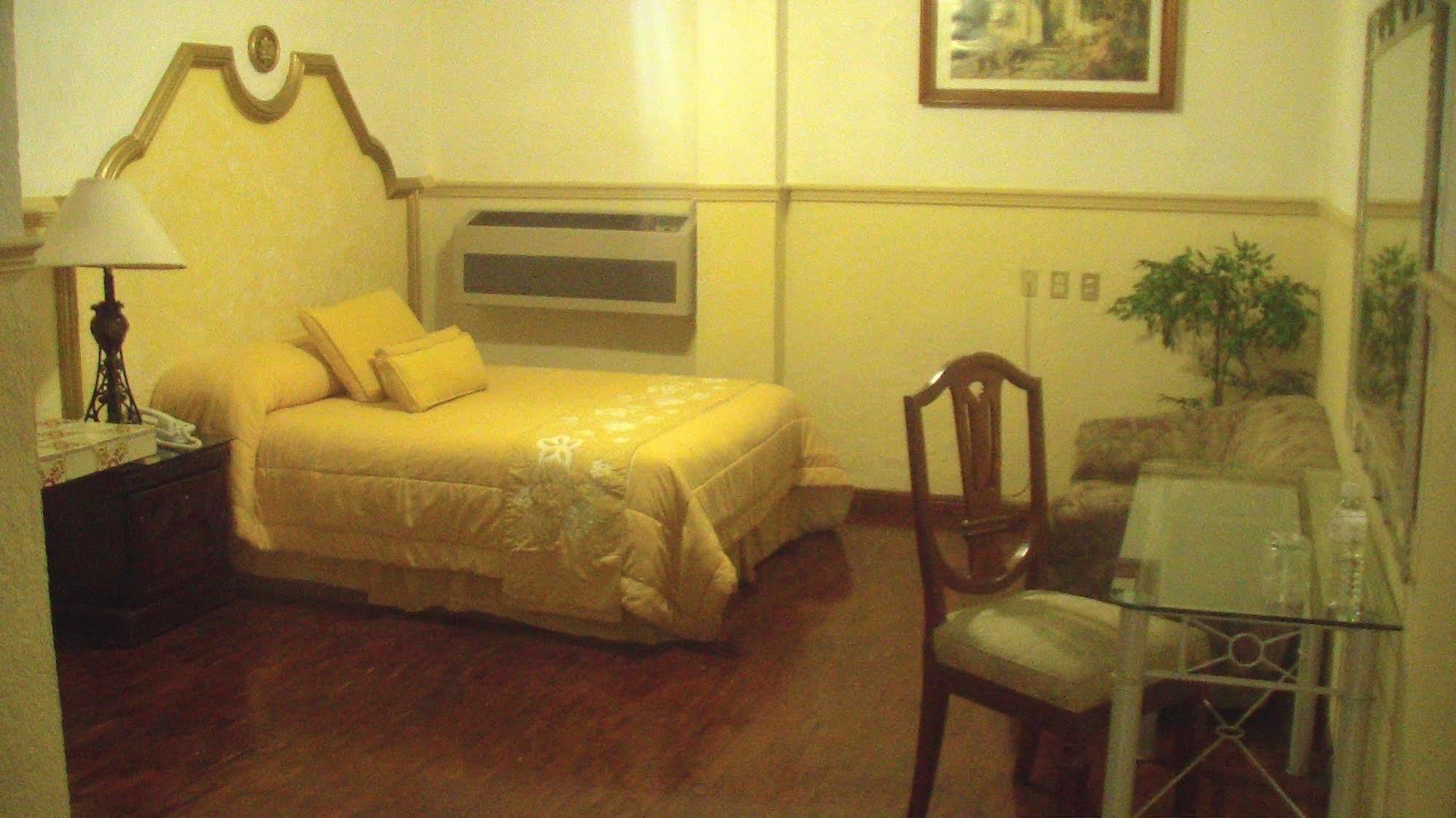 Hotel Gya Express อากวสคาเลียนเทส ภายนอก รูปภาพ